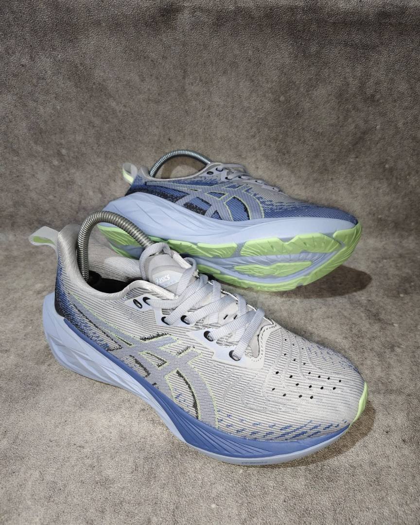 Asics  Novablast 4 (Colorway: Illusion Blue / Summer Dune)