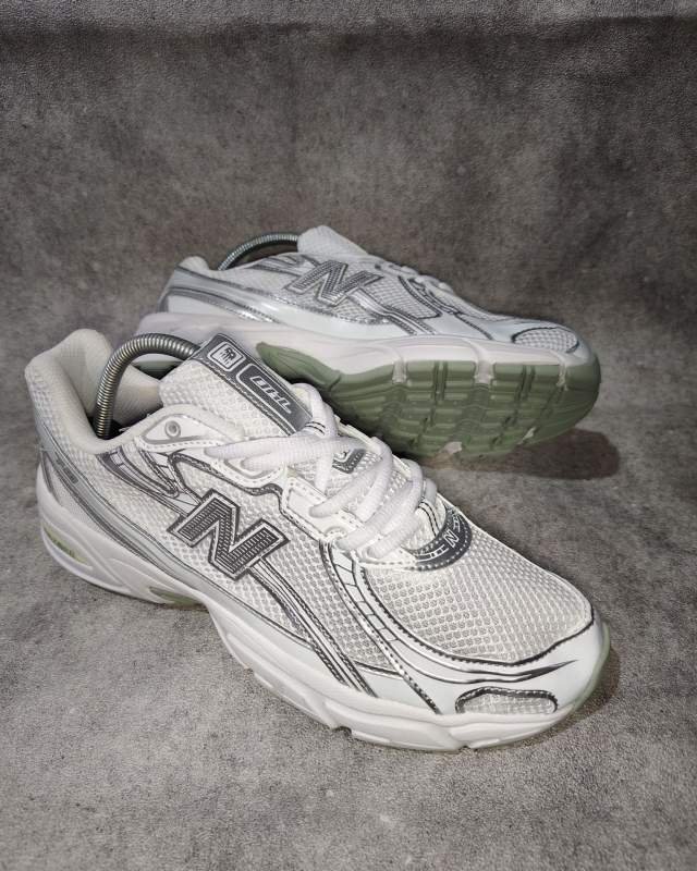 New Balance 1906R