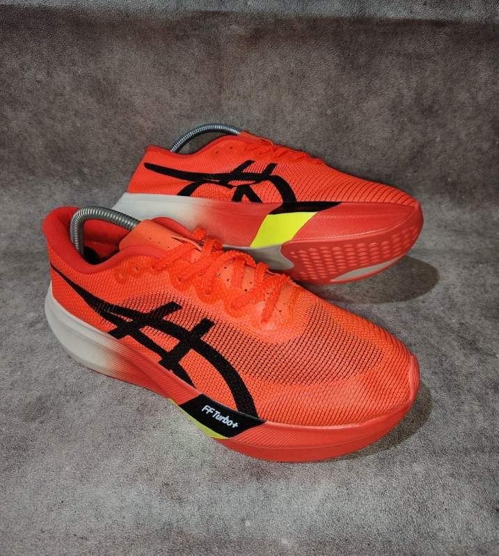 Asics Metaspeed Sky+ / Edge+ (dengan bantalan FF Turbo+)