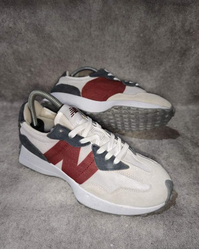 New Balance 327