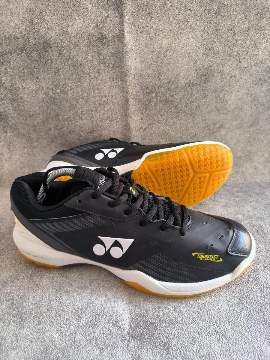 Yonex Power Cushion 65 Z3 Men (Warna: Black)