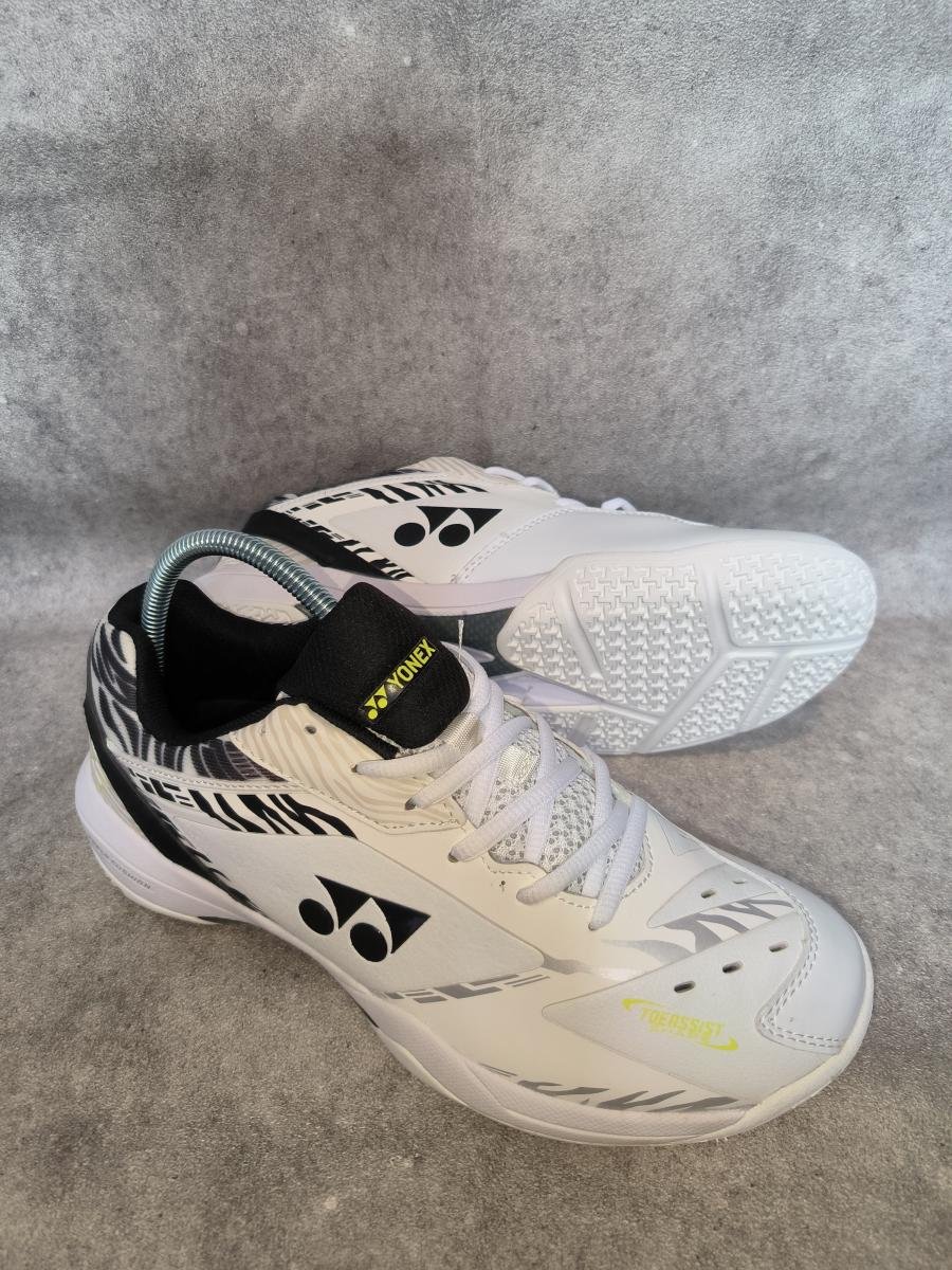 Yonex Power Cushion 65 Z3 edisi Kento Momota (White Tiger)