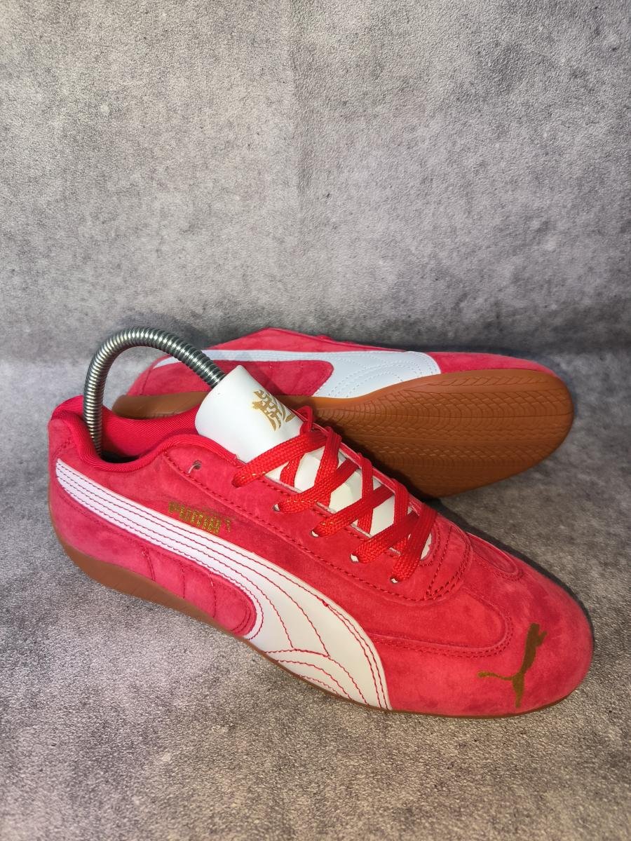 Puma Speedcat OG dengan warna merah putih (Red White)