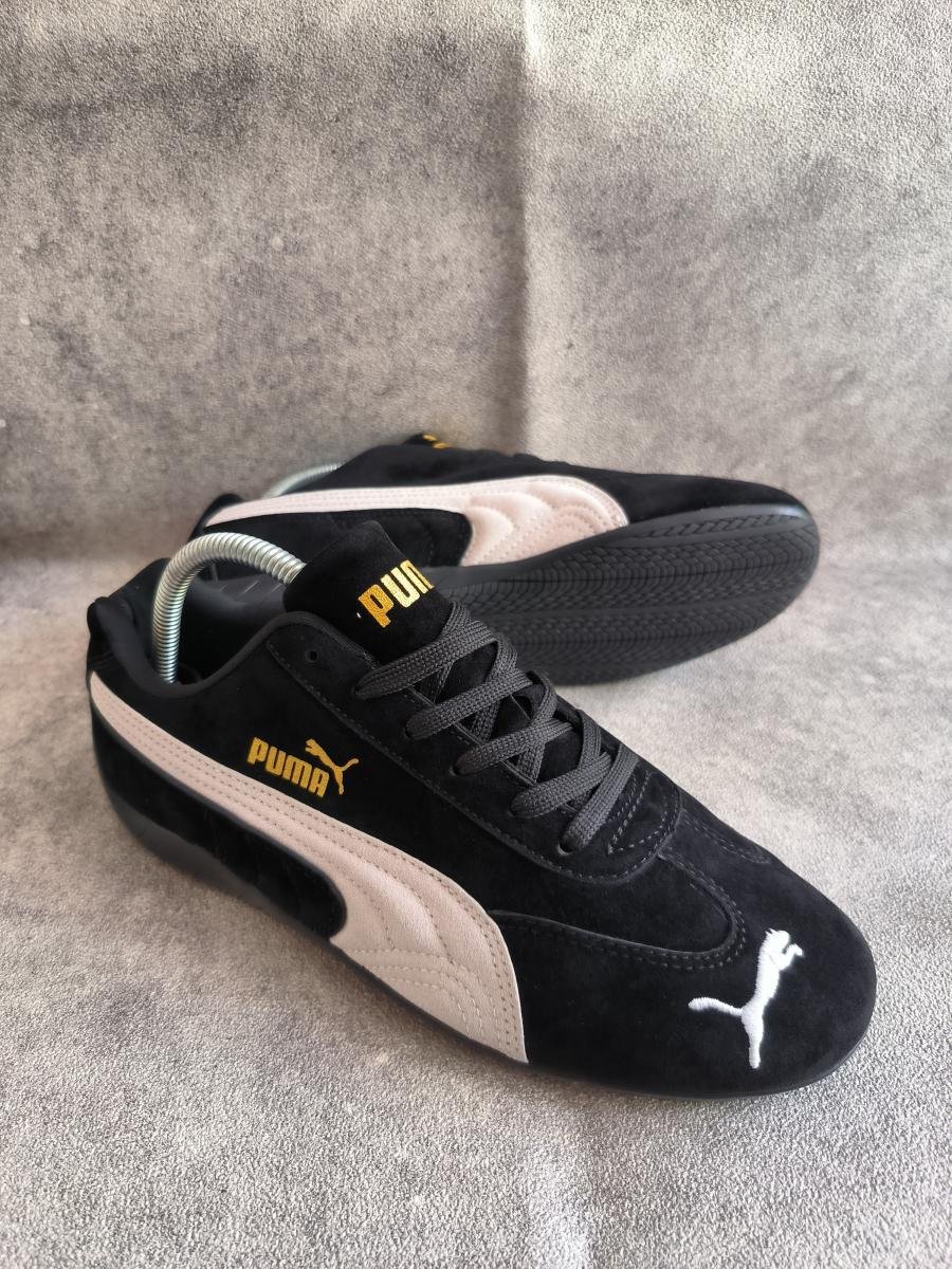 Puma Speedcat OG berwarna hitam dan putih