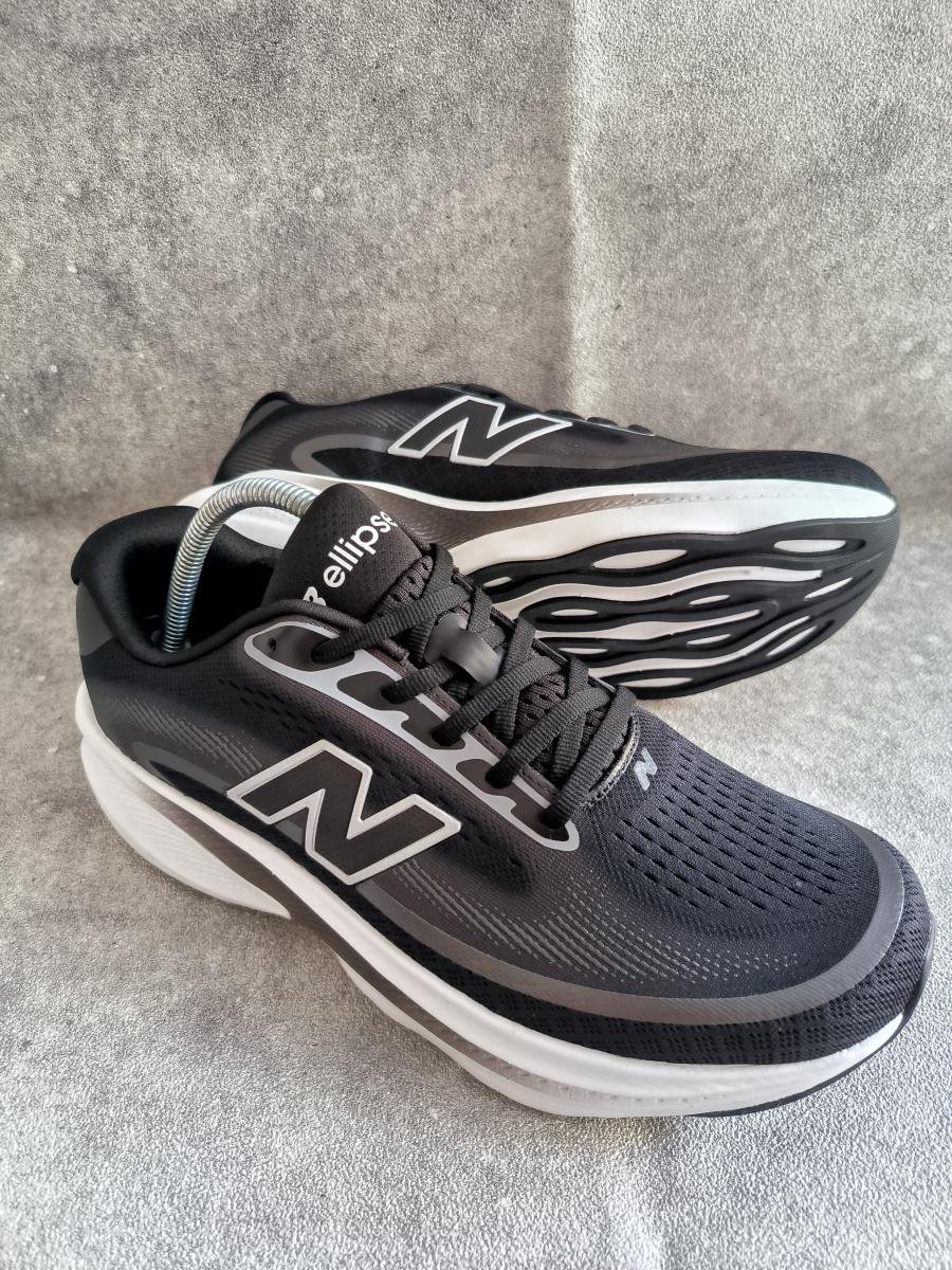 New Balance Ellipse v1 dengan warna Faded Black / White
