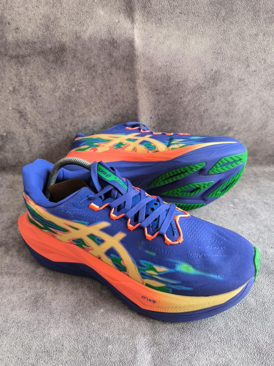 Asics Superblast 3 dalam warna Cobalt Burst / Light Orange