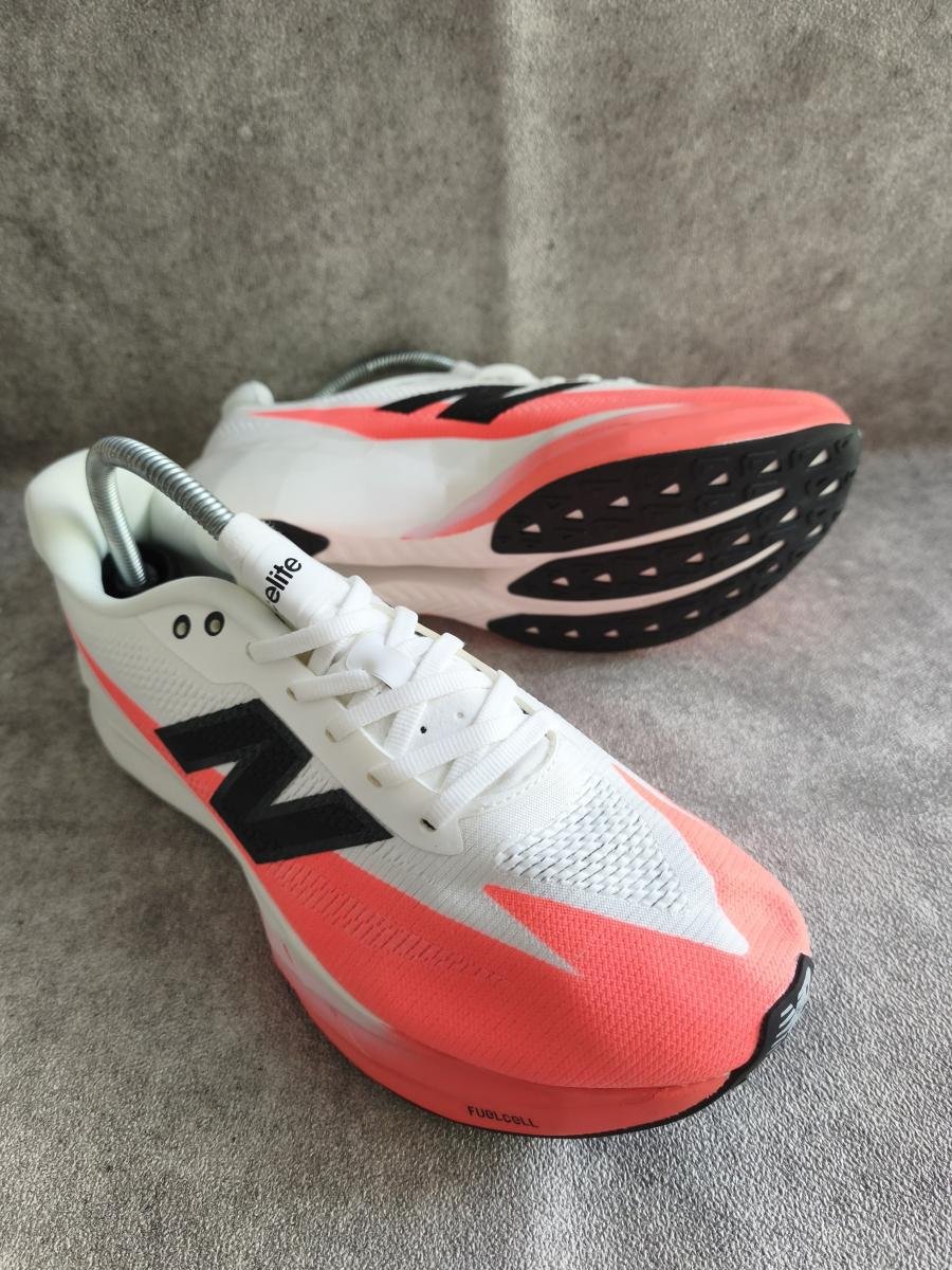 New Balance FuelCell SuperComp SC Elite v5 (Colorway: Urgent Red / White / Black).
